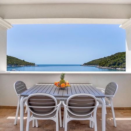 Pine Tree Boutique Apartments Saplunara Εξωτερικό φωτογραφία