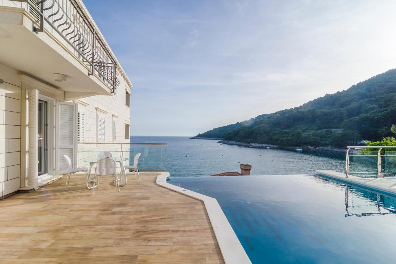 Pine Tree Boutique Apartments Saplunara Εξωτερικό φωτογραφία