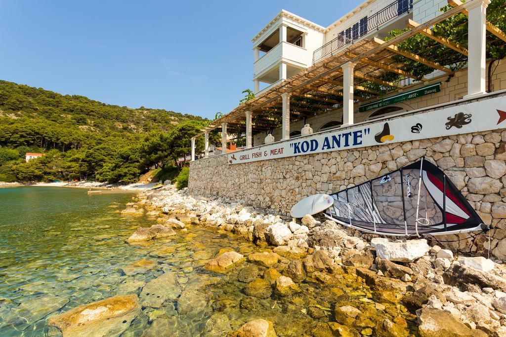Pine Tree Boutique Apartments Saplunara Εξωτερικό φωτογραφία