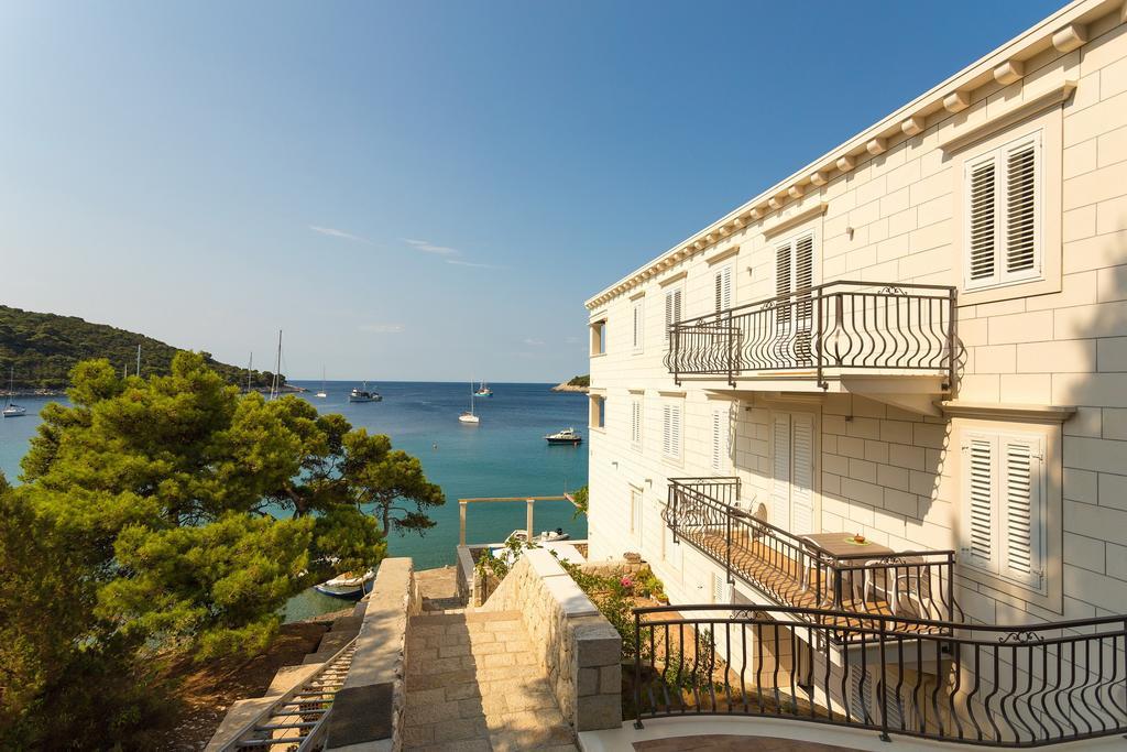 Pine Tree Boutique Apartments Saplunara Εξωτερικό φωτογραφία