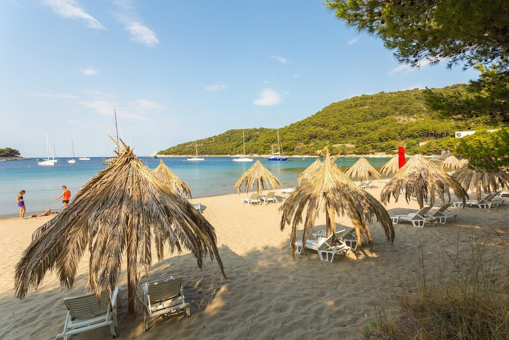Pine Tree Boutique Apartments Saplunara Εξωτερικό φωτογραφία
