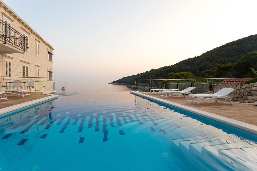Pine Tree Boutique Apartments Saplunara Εξωτερικό φωτογραφία