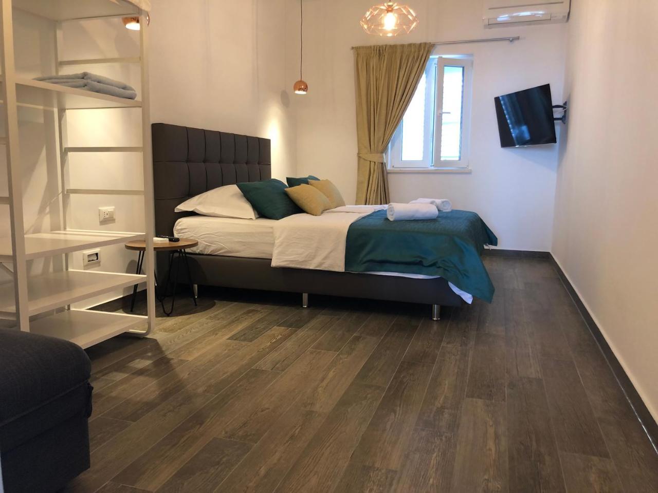 Pine Tree Boutique Apartments Saplunara Εξωτερικό φωτογραφία