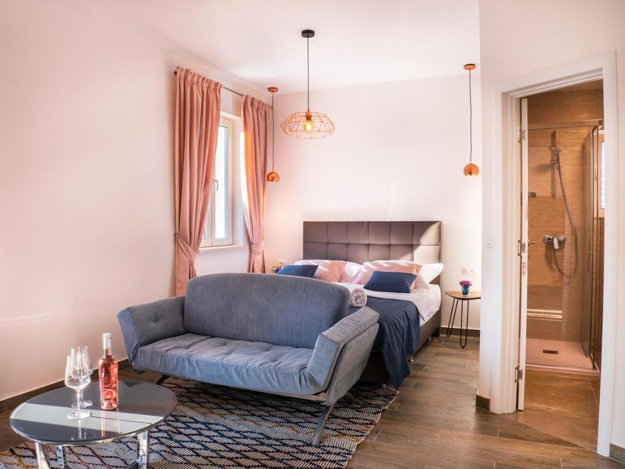 Pine Tree Boutique Apartments Saplunara Εξωτερικό φωτογραφία