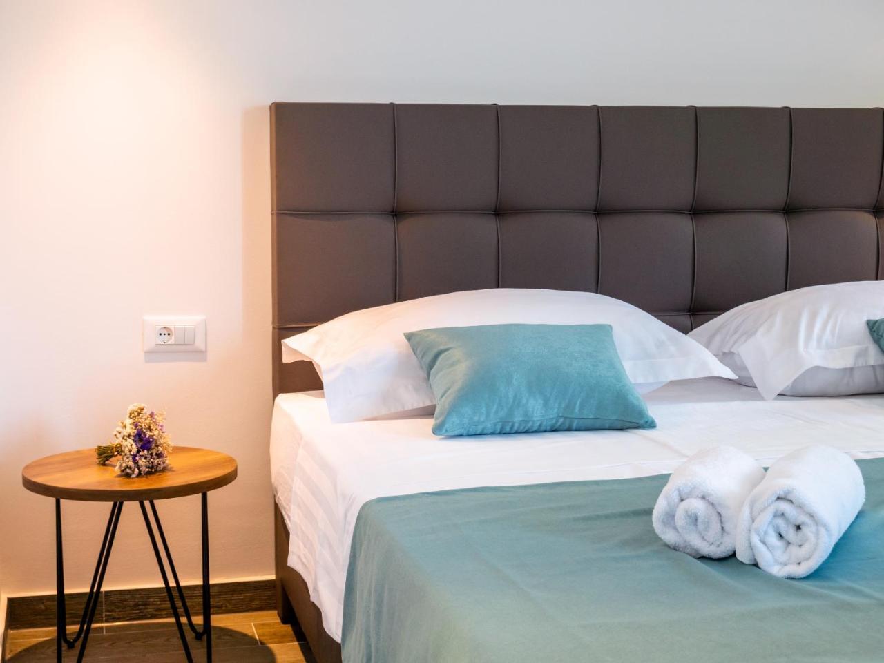 Pine Tree Boutique Apartments Saplunara Εξωτερικό φωτογραφία