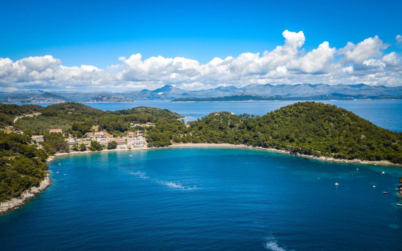 Pine Tree Boutique Apartments Saplunara Εξωτερικό φωτογραφία