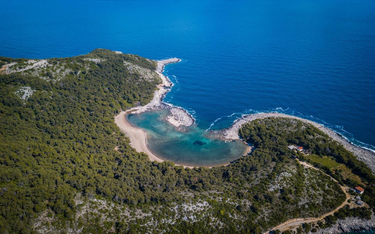 Pine Tree Boutique Apartments Saplunara Εξωτερικό φωτογραφία